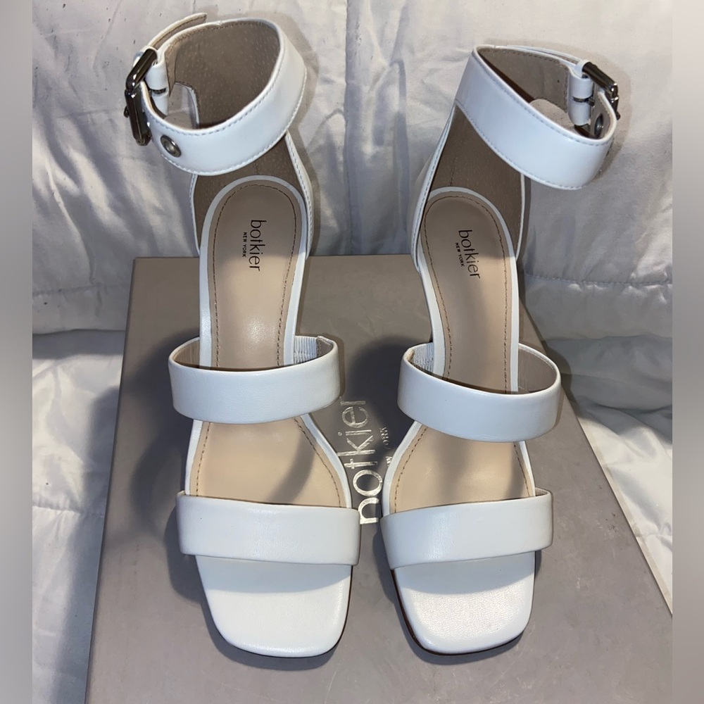 White, Botkier, size 7 - Picture 2 of 4